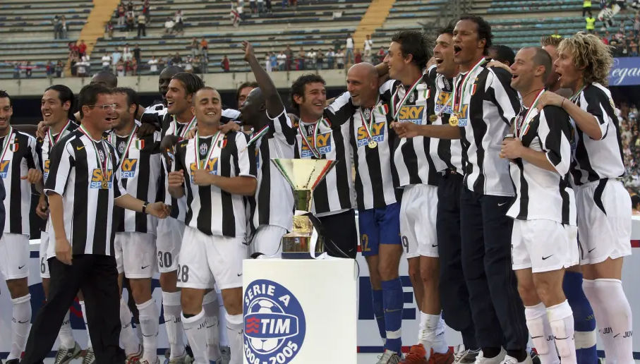 Juventus liftinh the 2004-2005 Serie A title